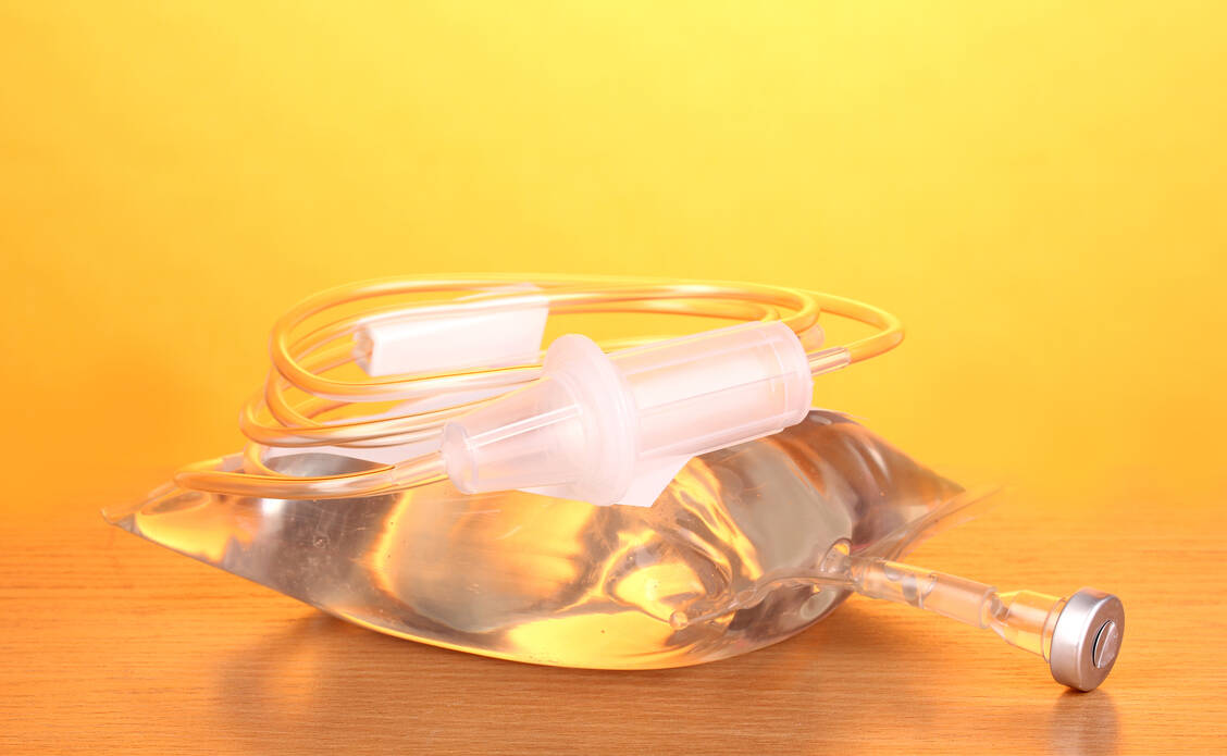 Bei der Zubereitung von Onivyde zur gebrauchsfertigen Infusionslösung ist in der nächsten Zeit besonders auf die korrekte Dosisberechnung zu achten (Symbolbild). / Foto: Adobe Stock/Africa Studio