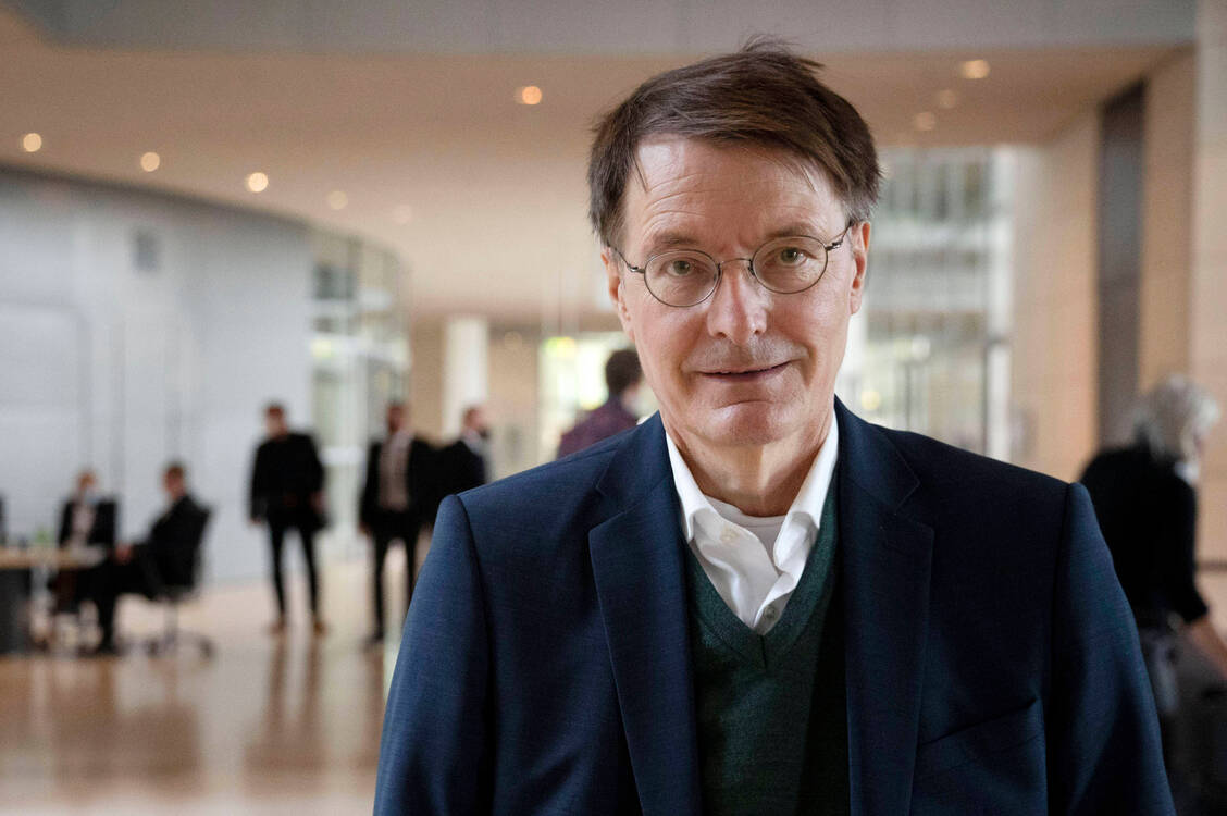 Der SPD-Politiker Karl Lauterbach fordert neue Einschränkungen für ungeimpfte Menschen. / Foto: Imago Images/Future Image