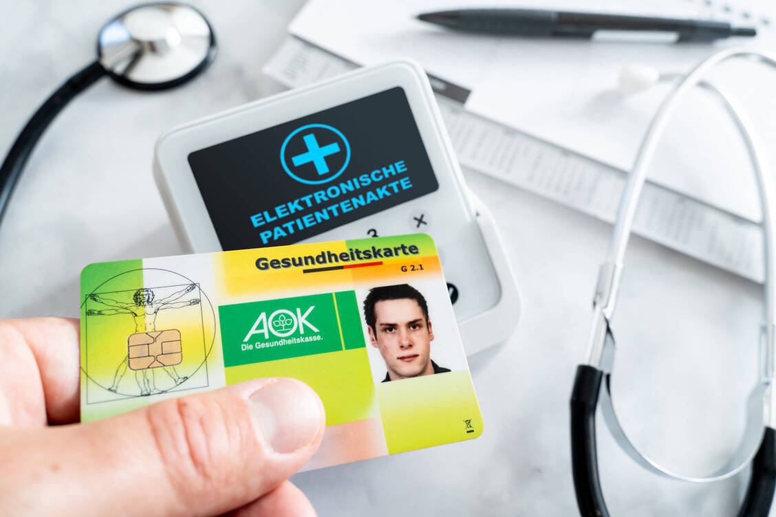 Die Krankenkassen könnten bald auf die ePA ihrer Versicherten zugreifen. / © Imago/Bihlmayerfotografie