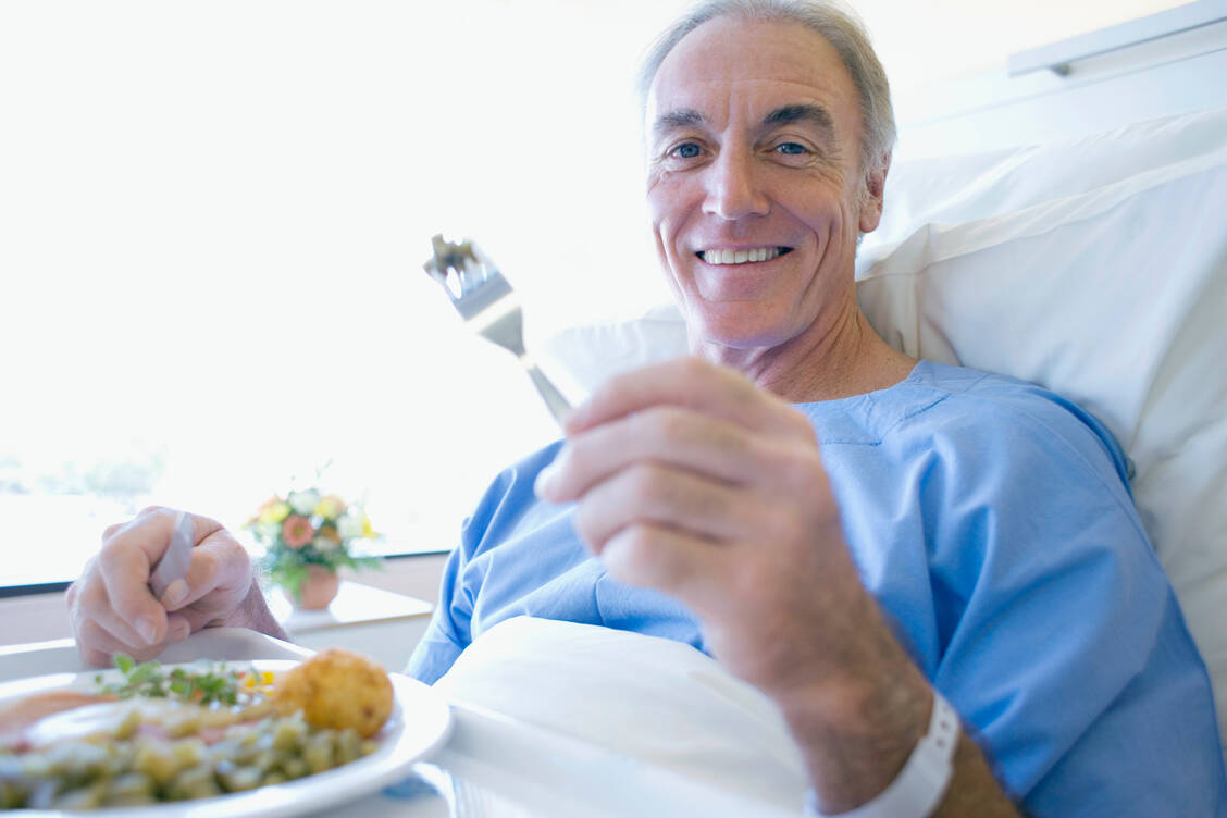 Essen soll Genuss bereiten – und den Körper stärken. Das ist insbesondere vor Eingriffen im Krankenhaus wichtig. / Foto: Getty Images/Ian Hooten/SPL