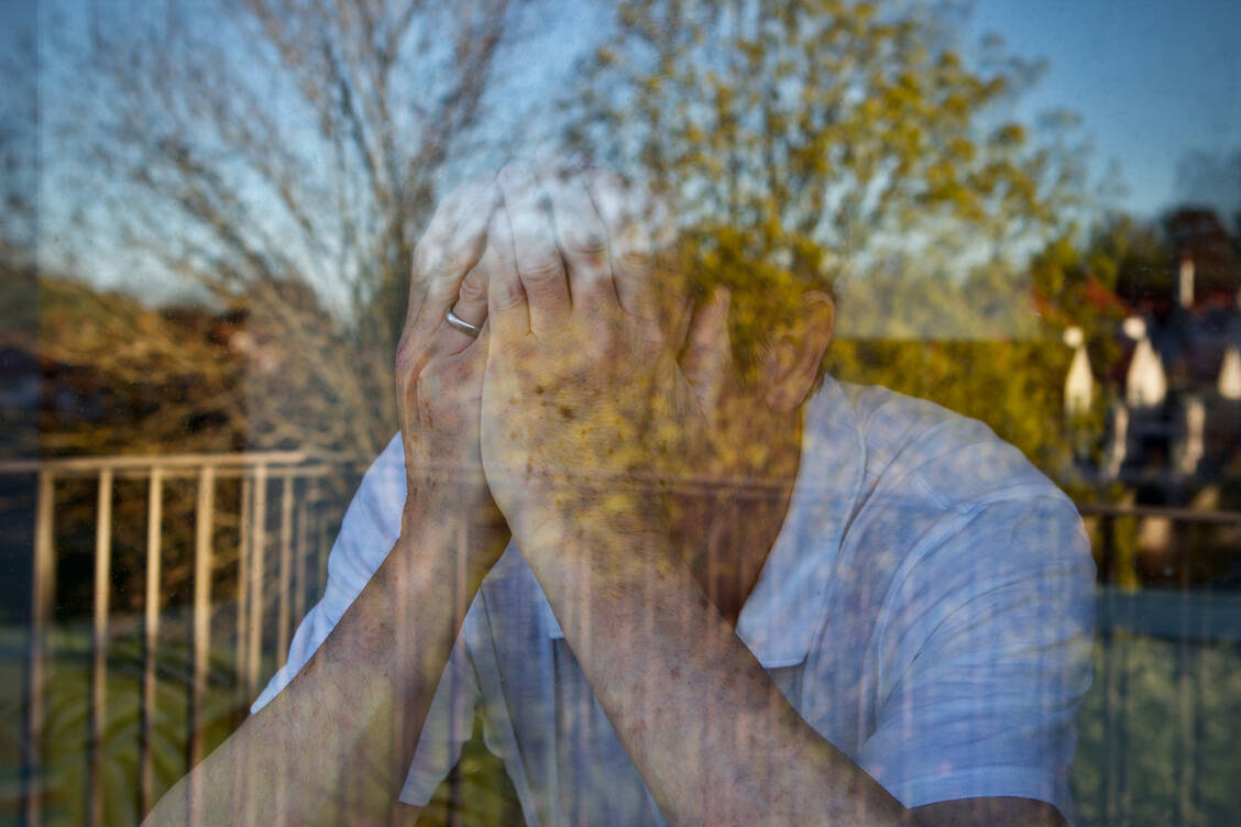 Hoffnungslosigkeit, Verzweiflung, Depression: Dies kann Menschen in eine scheinbar ausweglose Situation bringen. / Foto: Adobe Stock/jk daylight