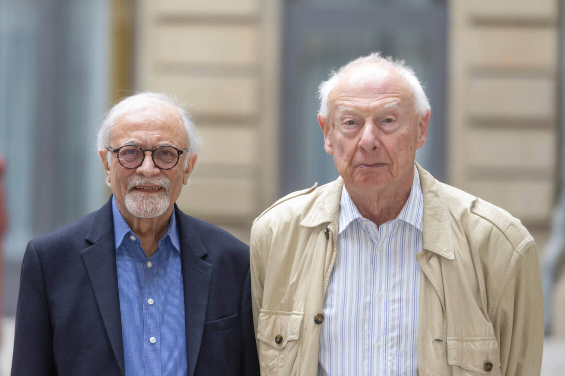 Professor Dr. Azim Surani (links) und Professor Dr. Davor Solter erhalten den Paul-Ehrlich-und-Ludwig-Darmstaedter-Preis 2026 für ihre Entdeckung der genomischen Prägung. / © Uwe Dettmar