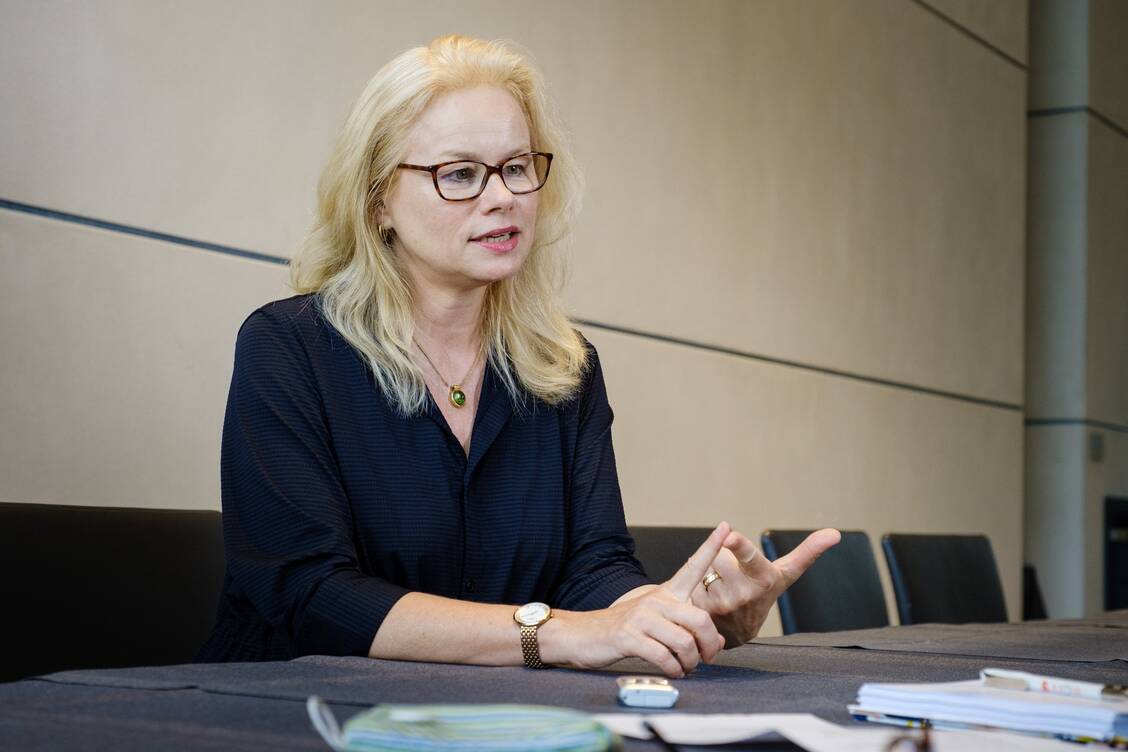 Kirsten Kappert-Gonther (Grüne) ist skeptisch, was Bezahlmodelle wie Pay-for-Performance bei neuen Therapien betrifft. / Foto: André Wagenzik