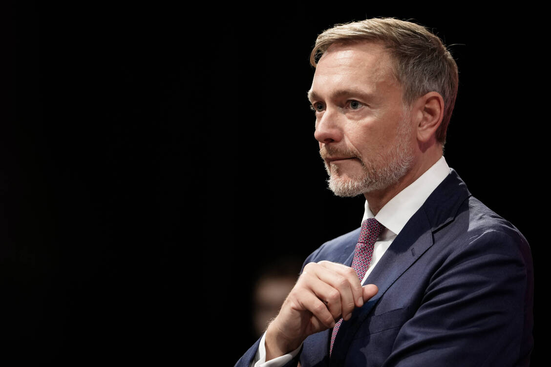 Mit dem nun entlassenen Finanzminister Lindner ging Olaf Scholz hart ins Gericht. / © IMAGO/Political-Moments