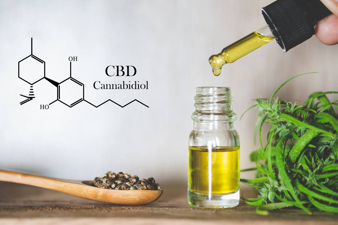 Einige CBD-haltige Produkte sind von verlässlicher Qualität und Quantität, doch längst nicht alle. Der Markt wird immer unüberschaubarer, vor allem für Laien. / Foto: Getty Images/Tinnakorn Jorruang