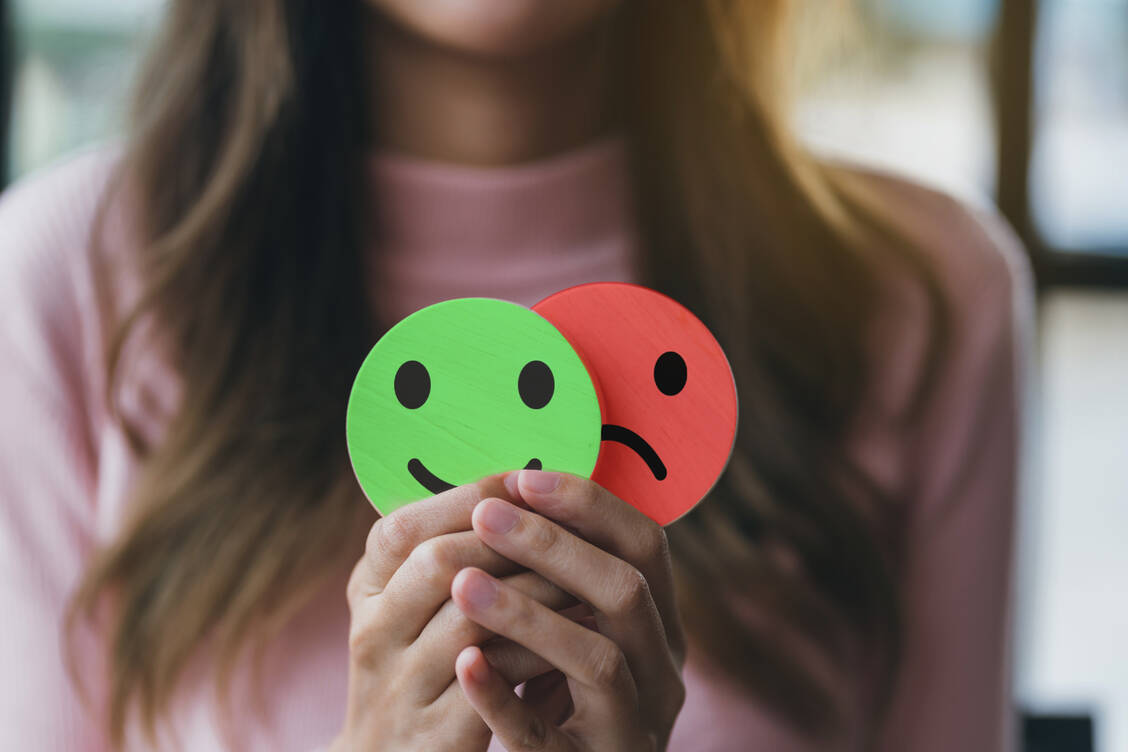 Mit Esketamin-Nasenspray kommen Patienten mit Depression schneller in Remission als mit Quetiapin. Darin sieht der G-BA einen Zusatznutzen. / Foto: Adobe Stock/Kiattisak