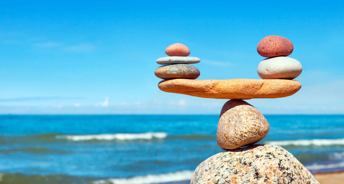Gute Prävention: zwischen Beruf und Freizeit eine Balance zu finden / © Adobe Stock/Aleksandr Simonov