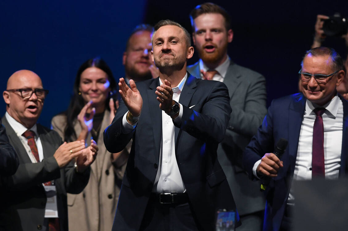 Bei der Landtagswahl in Sachsen-Anhalt hat die AfD die meisten Stimmen geholt, die absolute Mehrheit aber verpasst. / © Imago/Revierfoto