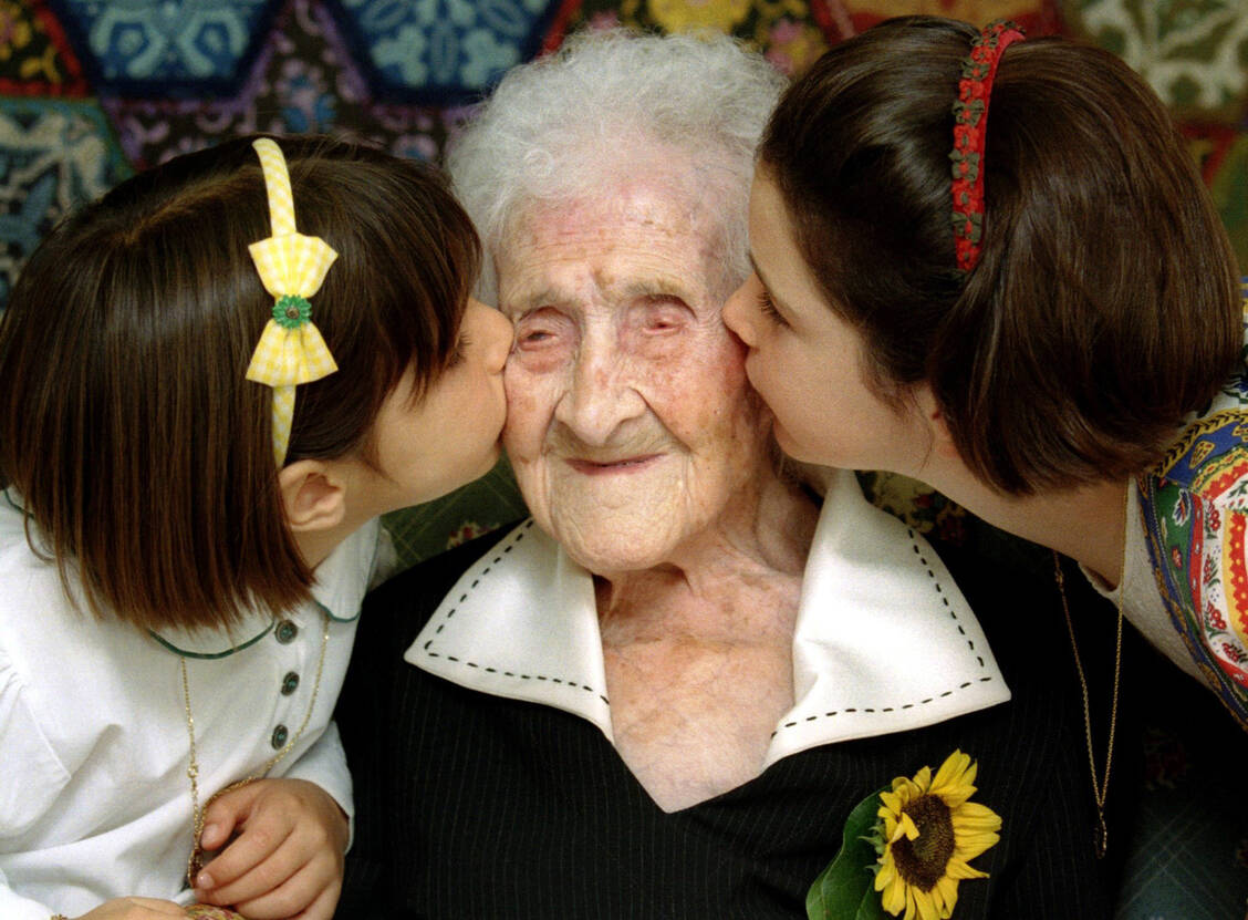 Die Französin Jeanne Calment lebte von 1875 bis 1997 – 122 Jahre lang. Damit ist sie bis heute der Mensch mit dem höchsten dokumentierten Lebensalter. / Foto: picture alliance/Reuters|Jean-Paul Pelissier