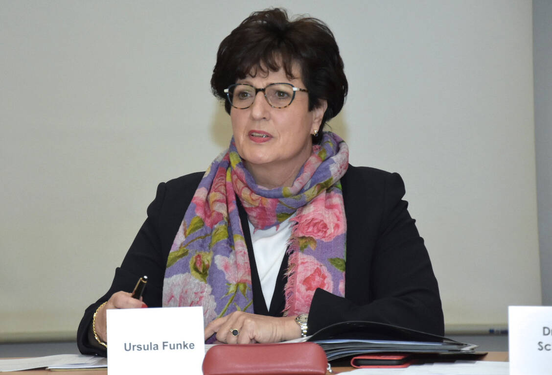 Die Tests seien nur ein Baustein in der Pandemiebekämpfung, viel wichtiger beim Weg aus der Pandemie sei die Impfung, sagte Ursula Funke bei der ersten Online-Delegiertenversammlung der Apothekerkammer Hessen.  / Foto: LAK Hessen