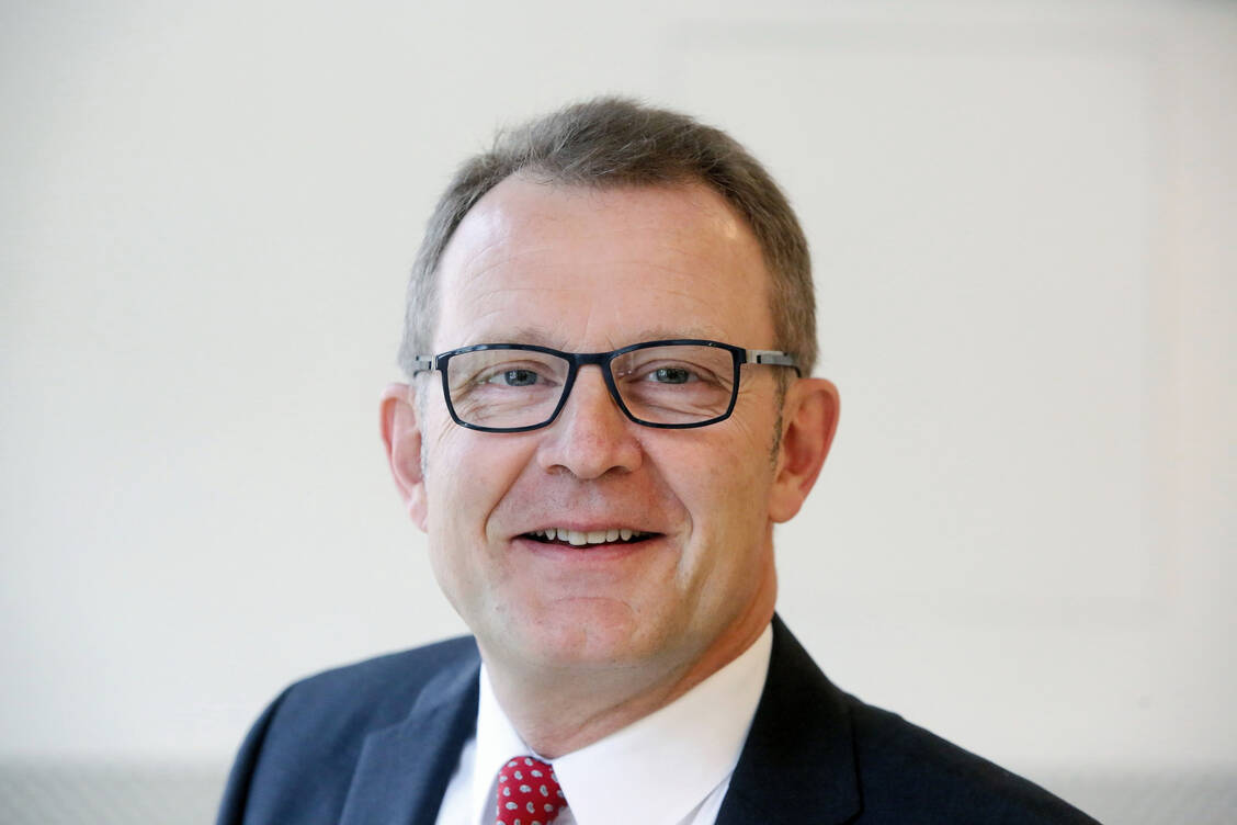 Für die Covid-19-Antikörper Bamlanivimab und Casirivimab/Imdevimab liegen Professor Dr. Manfred Schubert-Zsilavecz zufolge noch nicht genügend Daten zu Wirksamkeit und Unbedenklichkeit vor. / Foto: PZ/Alois Müller