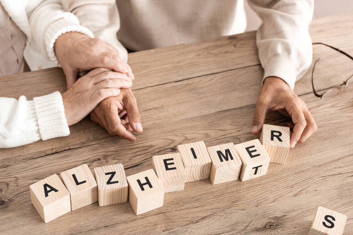 Nach neuen Alzheimer-Medikamenten wird weltweit gesucht. Vielleicht ist nun ein neues Target für Arzneistoffe gefunden. / Foto: Adobe Stock/Lightfield Studios