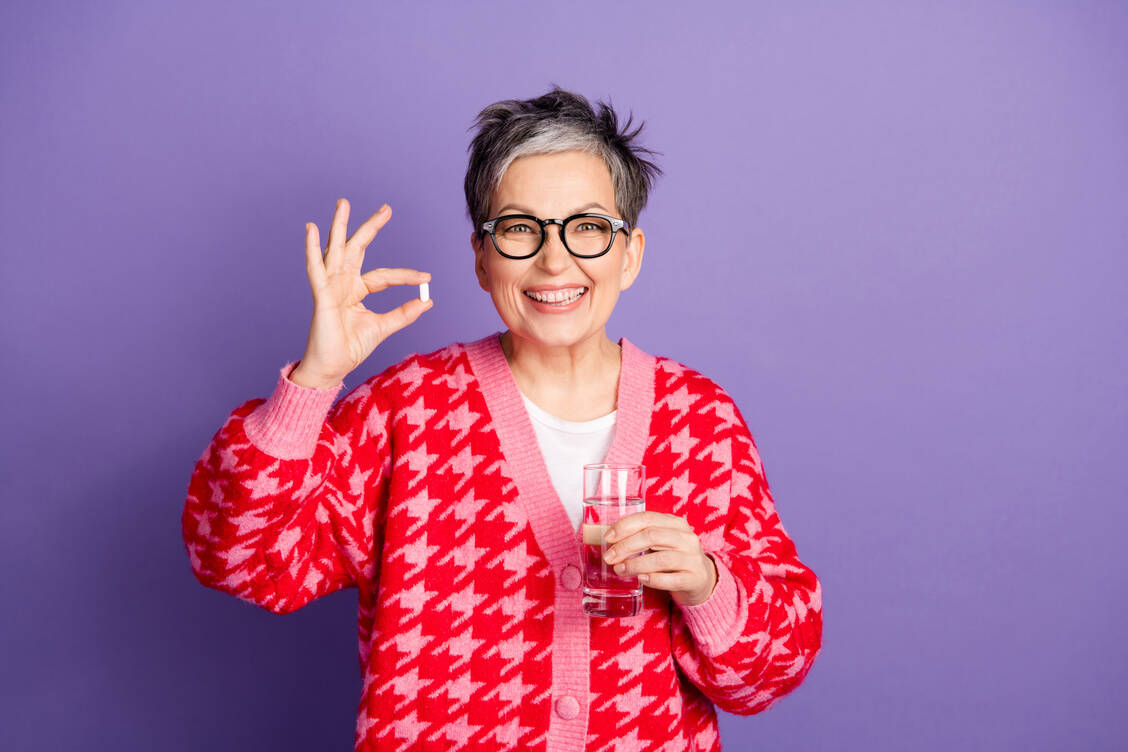 Jeder Körper, jede Menopause ist anders, daher sollte auch individuell entschieden werden, ob und welche Medikamente zum Einsatz kommen. / © Getty Images/Deagreez