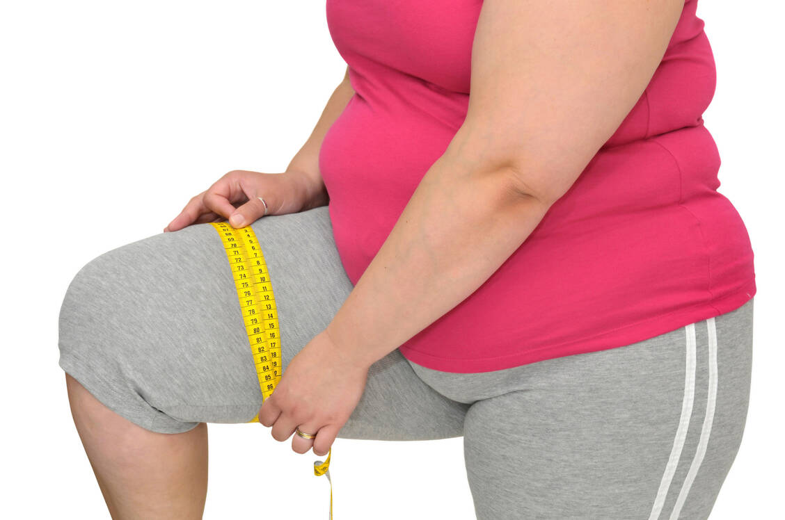 Immer mehr jüngere Frauen sind übergewichtig oder adipös. Das macht sie anfälliger für Herz-Kreislauf-Erkrankungen und für Diabetes. / Foto: Adobe Stock/Luis Louro