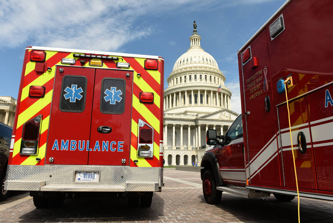 In den USA sterben derzeit etwa 1000 Menschen täglich an den Folgen einer SARS-CoV-2-Infektion.  / Foto: Shutterstock/Bumble Dee
