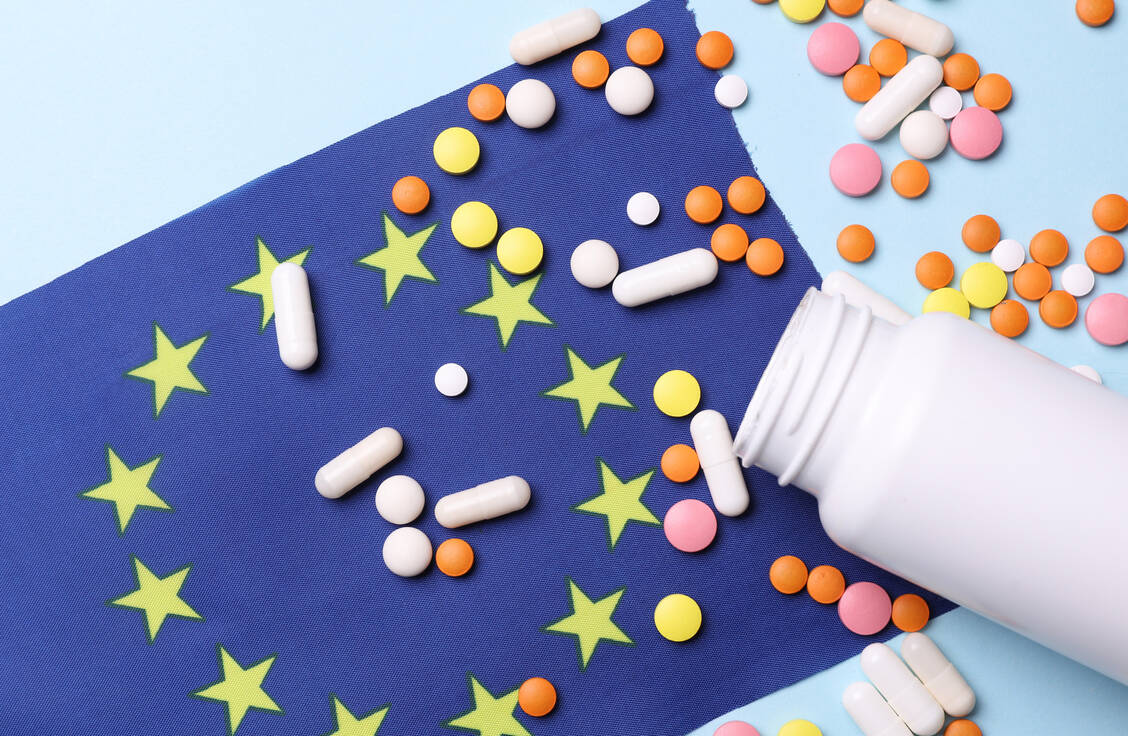 Die wichtigsten vom EU-Rat eingeführten Änderungen betreffen die Beschaffung kritischer Arzneimittel und ihrer Wirkstoffe. / © Adobe Stock/splitov27