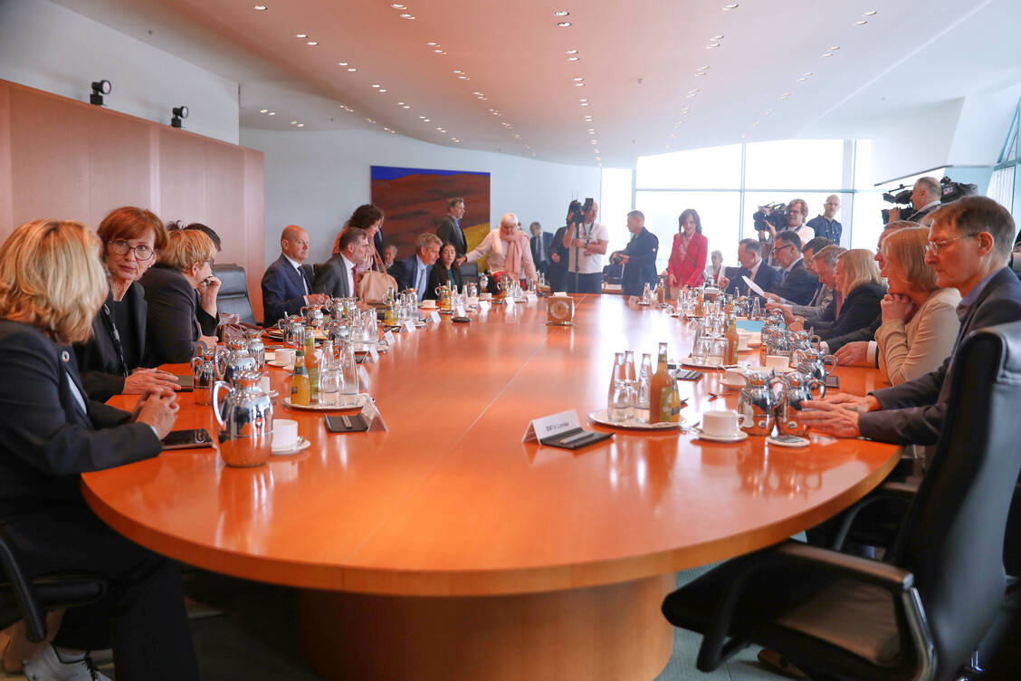 Ob das Kabinett morgen auch über das Apotheken-Reformgesetz beraten wird, soll sich heute im Laufe des Tages entscheiden. / Foto: IMAGO/dts Nachrichtenagentur