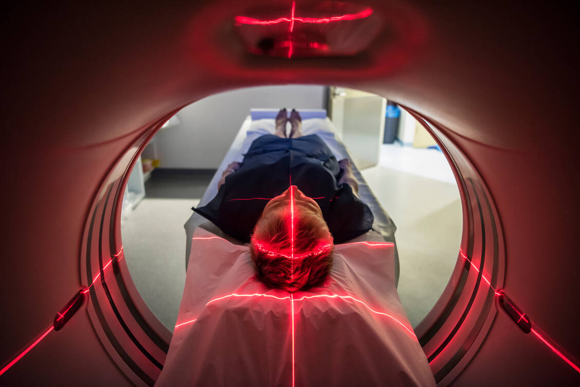 Ein MRT oder Pet-Scan ist nichts für klaustrophobische Patienten, aber in der Diagnose und Verlaufskontrolle von Krebserkrankungen eine wertvolle Hilfe. / Foto: Getty Images/Johnny Greig