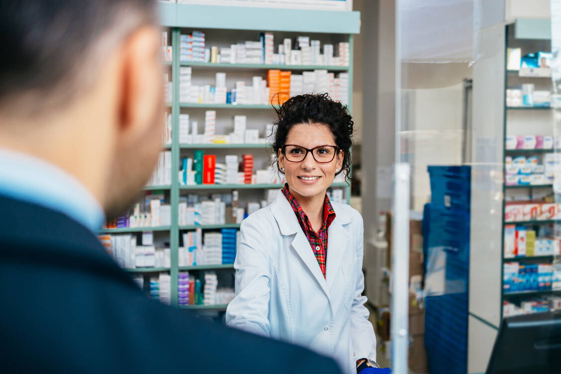 Sodbrennen ist gut mit Selbstmedikationsarzneimitteln zu behandeln. Einige Beratungshinweise sollten den Patienten bei der Abgabe aber mitgegeben werden.  / Foto: Getty Images/	Mladenbalinovac