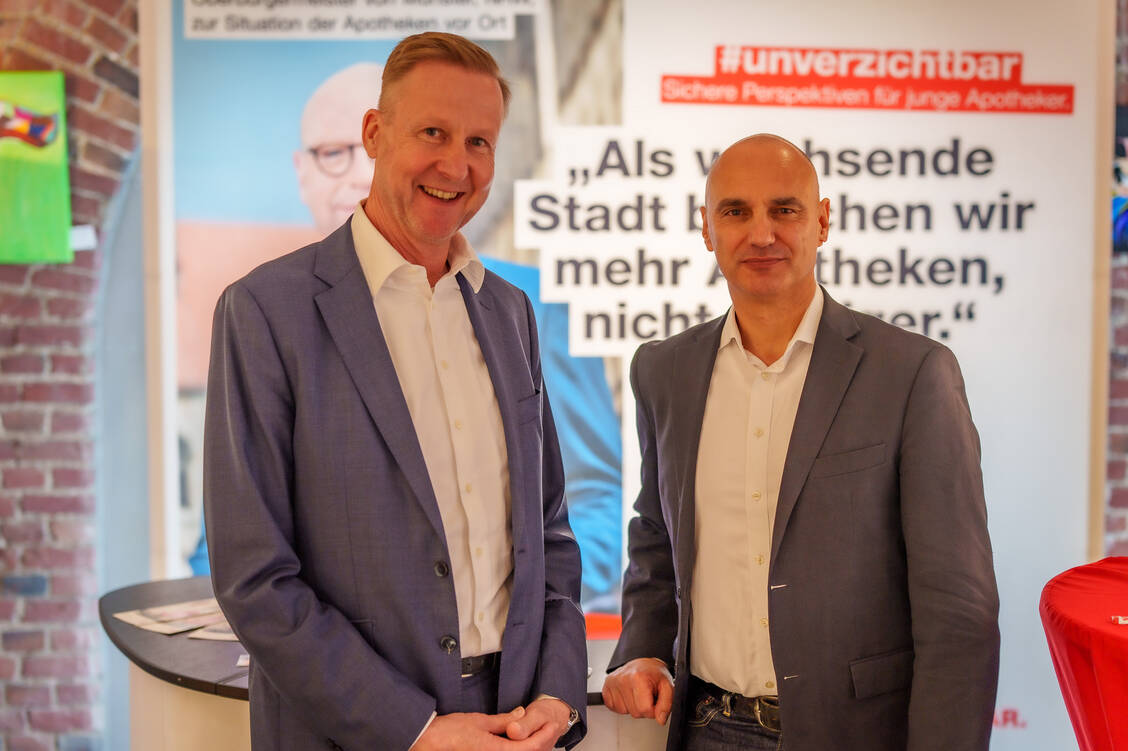 AKWL-Vizepräsident Frank Dieckerhoff (links) im Gespräch mit Alexander Omar Kalouti, dem Bürgermeisterkandidaten der Dortmunder CDU. / © AKWL