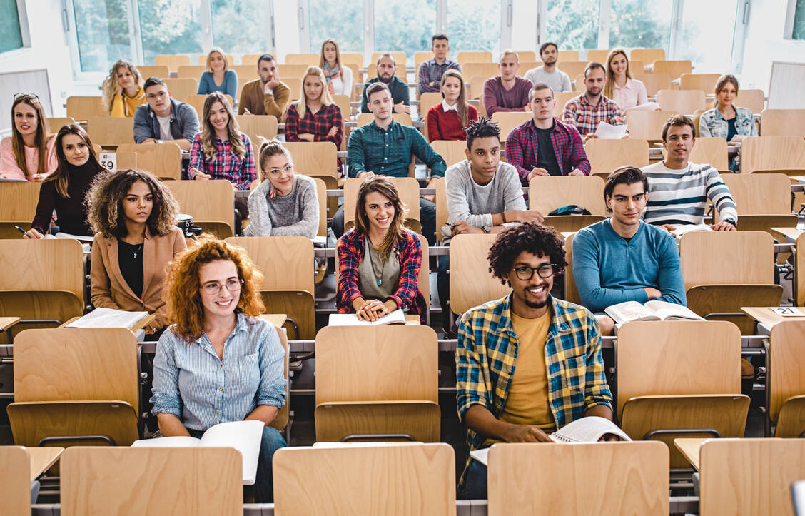Damit das Pharmaziestudium zukunftsfähig bleibt, soll die Approbationsordnung überarbeitet werden. Durch einen Antrag der Fraktion der CDU/CSU erhofft sich der Studierendenverband BPhD nun neuen Aufwind in dieser Angelegenheit. / Foto: Getty Images/	skynesher