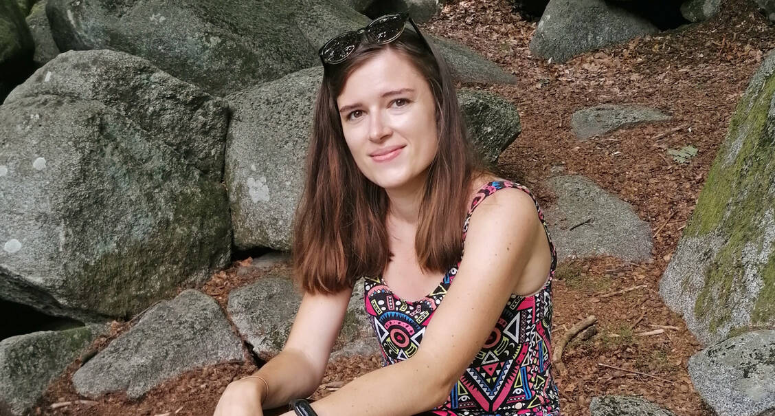 Die 29-Jährige Offizinapothekerin Sonja Kehm erlitt nach einer Impfung mit Vaxzevria® eine Hirnvenenthrombose und eine Hirnblutung. / Foto: Privat