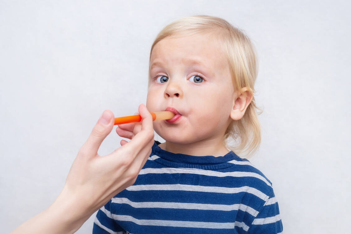 Laut einer aktuellen Untersuchung könnte eine wiederholte Gabe von Antibiotika die Wirksamkeit von Impfungen herabsetzen. / Foto: Getty Images/photographer