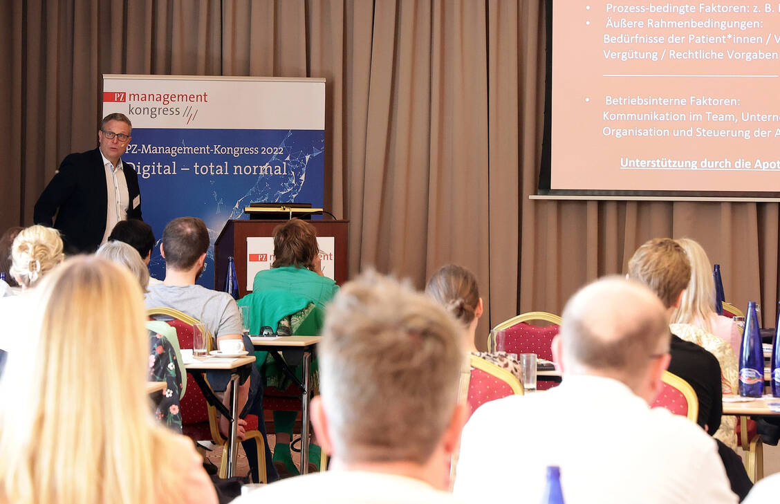 Beim PZ-Managementkongress 2023 wird sich alles um das Thema »Apotheken in Personalnot« drehen (hier ein Bild vom Kongress aus Jahr 2022). / Foto: PZ/Alois Müller