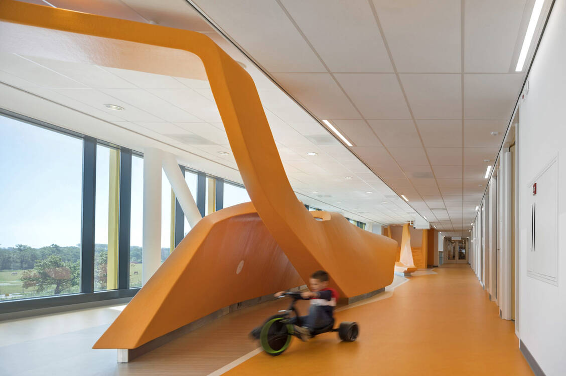 Prinses Maxima Centrum für Kinderonkologie in Utrecht setzt auf Rückzug für Familien und Bewegungsoberflächen für Kinder. / © Architekturmuseum der TU/Ewout Huibers