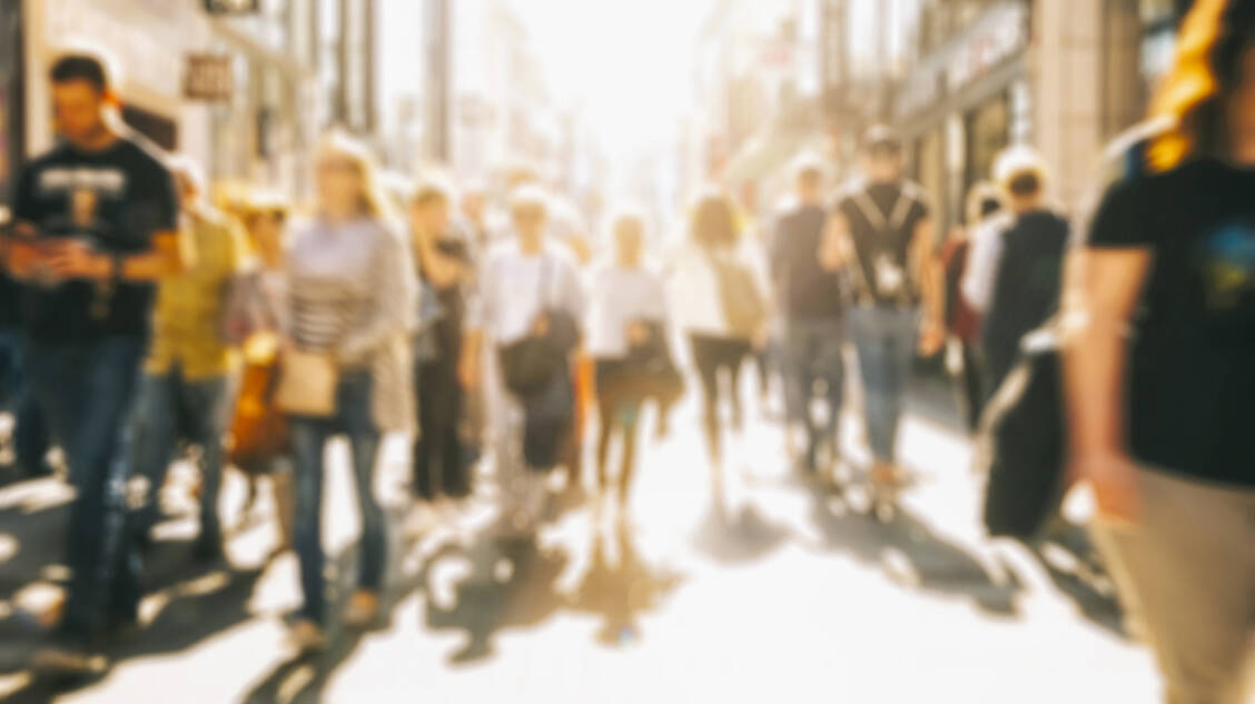 Die Menschen müssten verstehen, dass alle auf ein Stück Alltag verzichten müssten, «um sich selbst zu schützen und andere zu schützen», so der Bundesgesundheitsminister. / Foto: Adobe Stock/rcfotostock