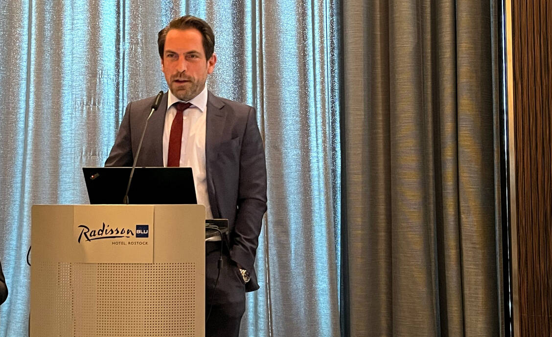 Apobank-Manager René Wachsmuth kündigte an, dass die Verwahrentgelte fallen, wenn auch die EZB-Negativzinsen fallen. / Foto: PZ/Kurz