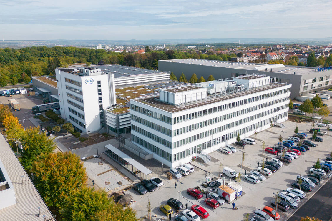 Der Pharmakonzern Roche (hier der Standort in Ludwigsburg) steigt in den Boom-Markt von Abnehm-Medikamenten ein. / Foto: Roche/Oliver Wendel