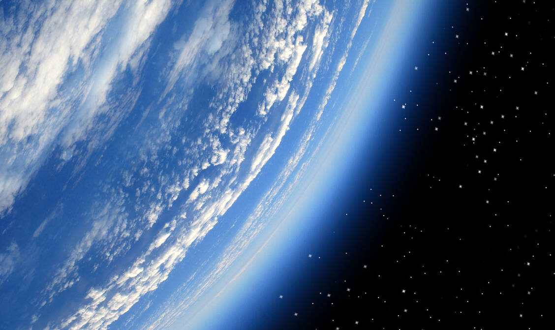Zwei der diesjährigen Physik-Nobelpreisträger entdeckten erstmals einen Exoplaneten, der um einen sonnenähnlichen Stern kreist, ähnlich wie unsere Erde. / Foto: Adobe Stock/@nt