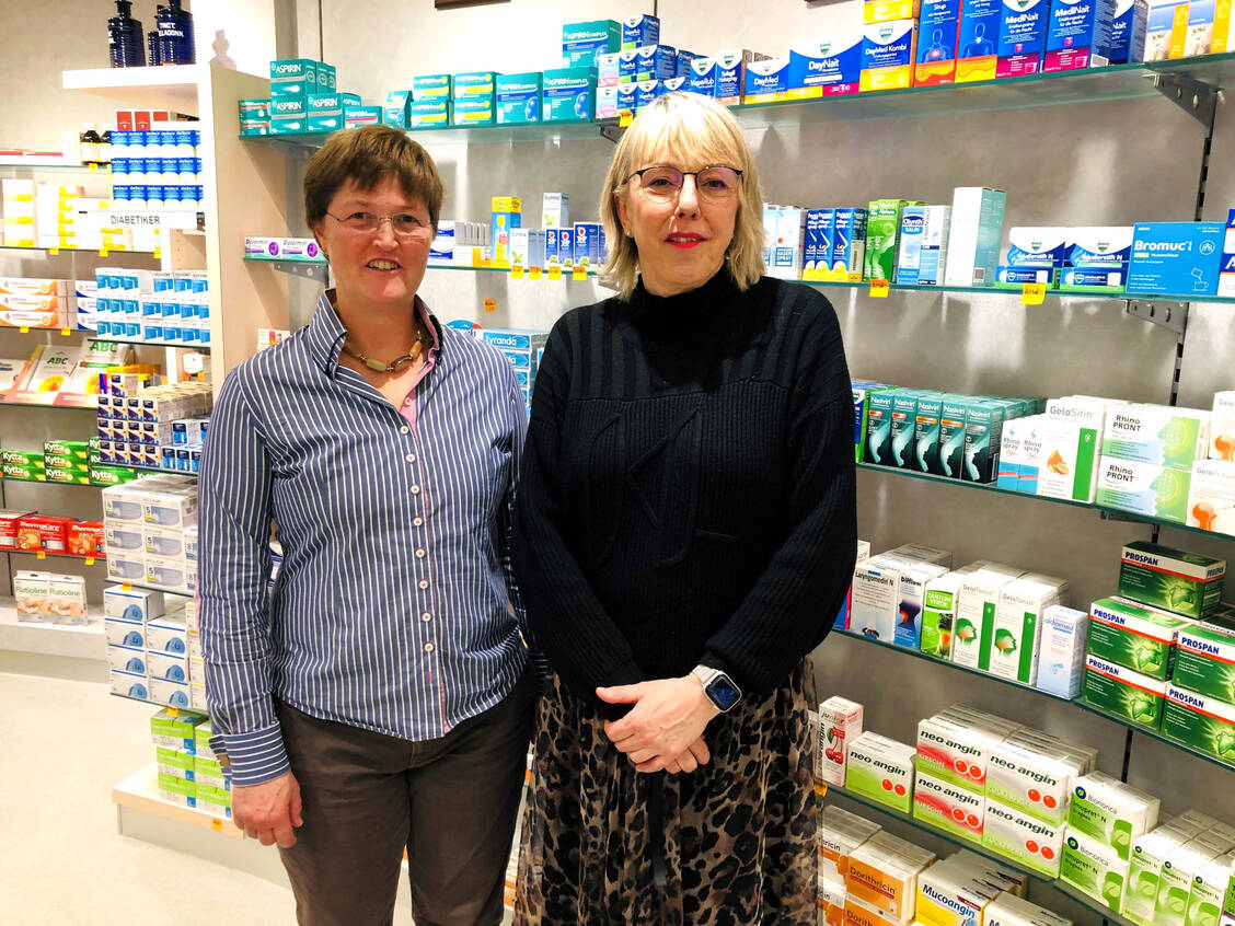 Apothekerin Kattrin Hildebrandt (links) diskutierte mit der FDP-Gesundheitsexpertin Susanne Schneider über die aktuellen Probleme in der Arzneimittelversorgung und Lösungsansätze. / © AVWL