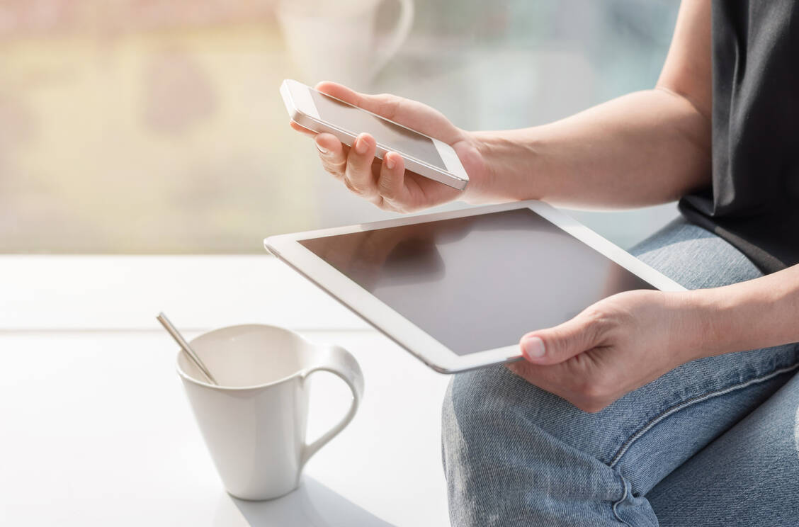 Die Expopharm kommt dieses Jahr in die Apotheken und nach Hause. / Foto: Getty Images/Chinnapong