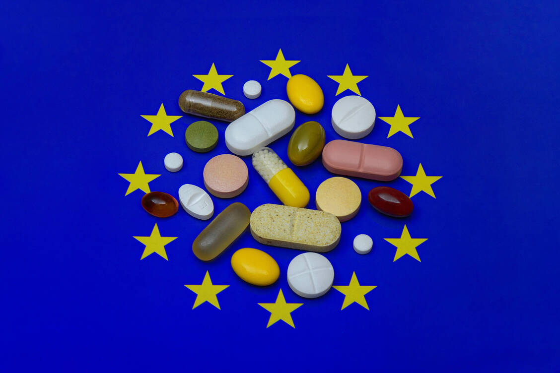 Um gemeinsame Studienbewertungen zu realisieren, mussten sich die EU-Länder erst zusammenraufen. Doch sie sind auf einem guten Weg. / © IMAGO/Steinach