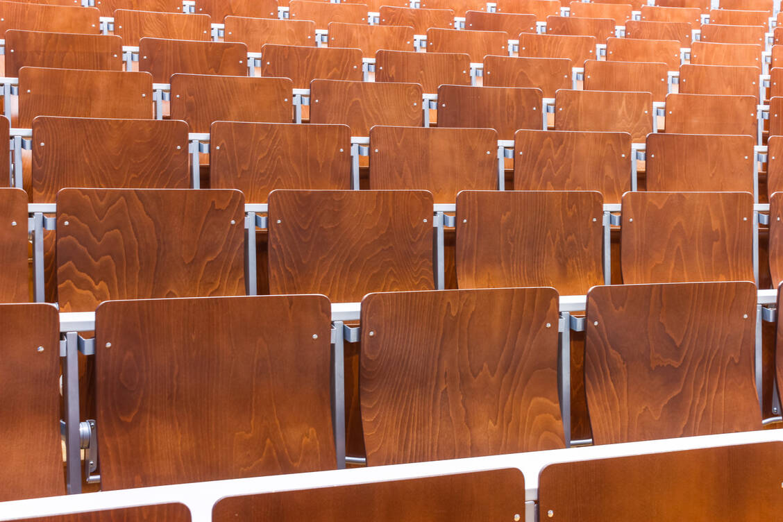 Eine Änderung der Regelstudienzeit des Pharmaziestudiums könnte sich negativ auf die Anzahl der Studienplätze an Hochschulen auswirken.  / Foto: Adobe Stock / Catalin