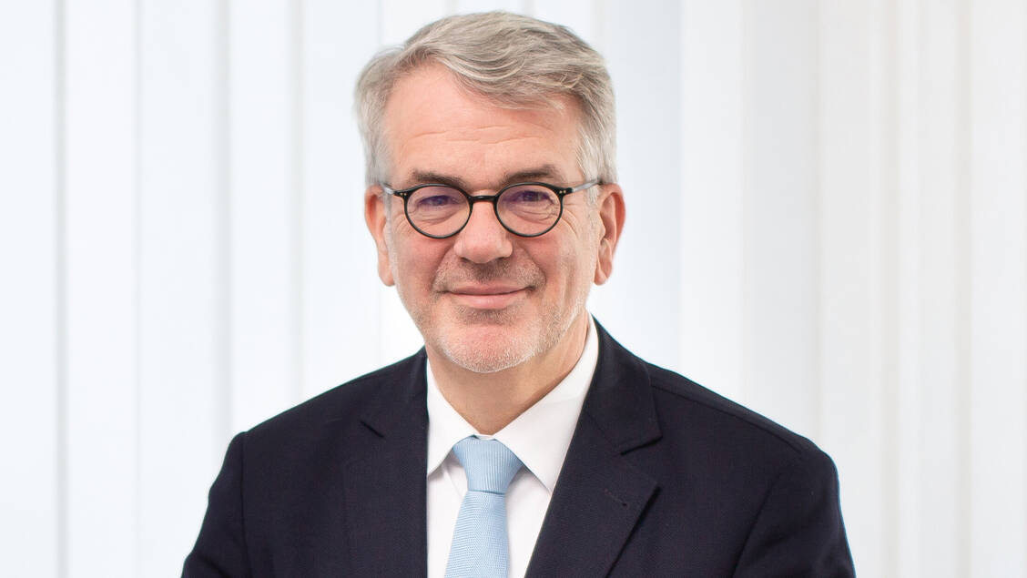 Geschäftsführer Klaus Henkel übergibt im Oktober beim ARZ Haan an Stephan Pleye / © ARZ Haan