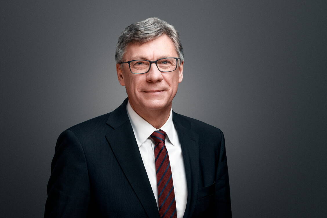 Staatssekretär Lutz Stroppe verabschiedet sich in den einstweiligen Ruhestand. / Foto: Foto: BMG