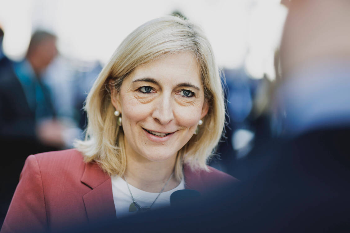 Bundesgesundheitsministerin Nina Warken hat ABDA-Präsident Thomas Preis zu einem persönlichen Gespräch ins Ministerium eingeladen. / © IMAGO/ photothek