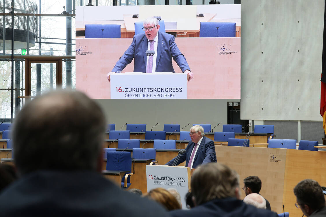 NRW-Gesundheitsminister Karl-Josef Laumann (CDU) will sich für die Freiberuflichkeit der Apotheker einsetzen. / Foto: Alois Mueller
info@amfotos.com