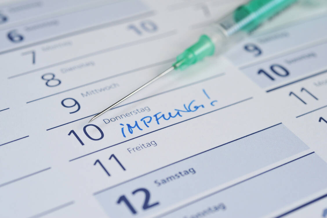 Für die Kalenderwoche 33 steht wieder genug Impfstoff für die Ärzte zur Verfügung. / Foto: Adobe Stock/nmann77