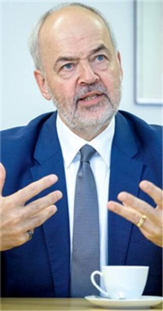 »Wir müssen  sicherstellen, dass stationäre und ambulante Versorgung in Netzwerken zusammenrücken. Das umfasst auch die  Apotheken.«Thomas Reumann, DKG-Präsident