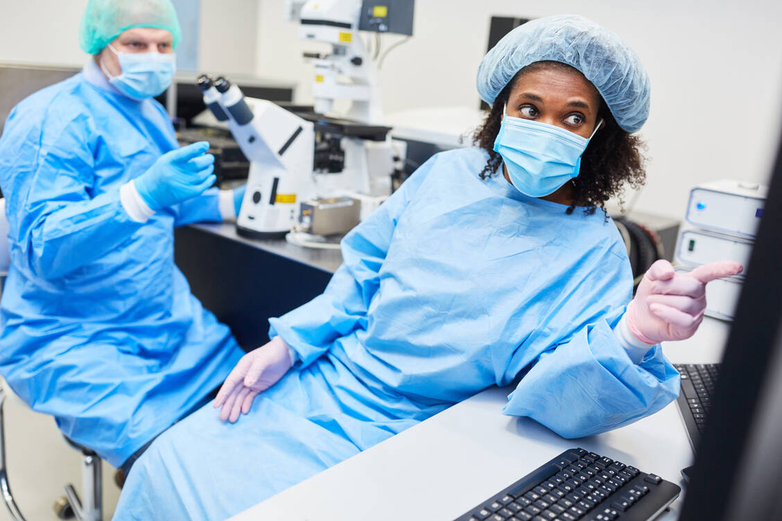Das Thema Nachhaltigkeit hat auch in der Pharmaindustrie hohe Priorität. Der wissenschaftliche Diskurs ist längst in vollem Gang. / Foto: Adobe Stock/Robert Kneschke