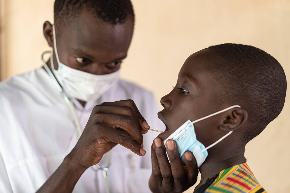 Da nur wenige Infizierte zu Lebzeiten getestet wurden, spricht dies für eine Untererfassung von Covid-19-Todesfällen in Sambia, wie eine britische Studie nahelegt. / Foto: AdobeStock/ Riccardo Niels Mayer