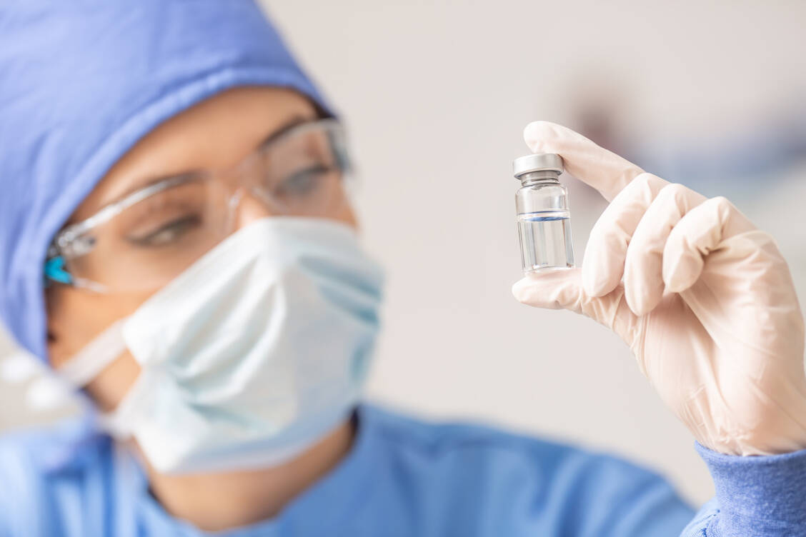 Weltweit wird mit Hochdruck an einem Impfstoff gegen das neue Coronavirus gearbeitet.  / Foto: Adobe Stock/weyo