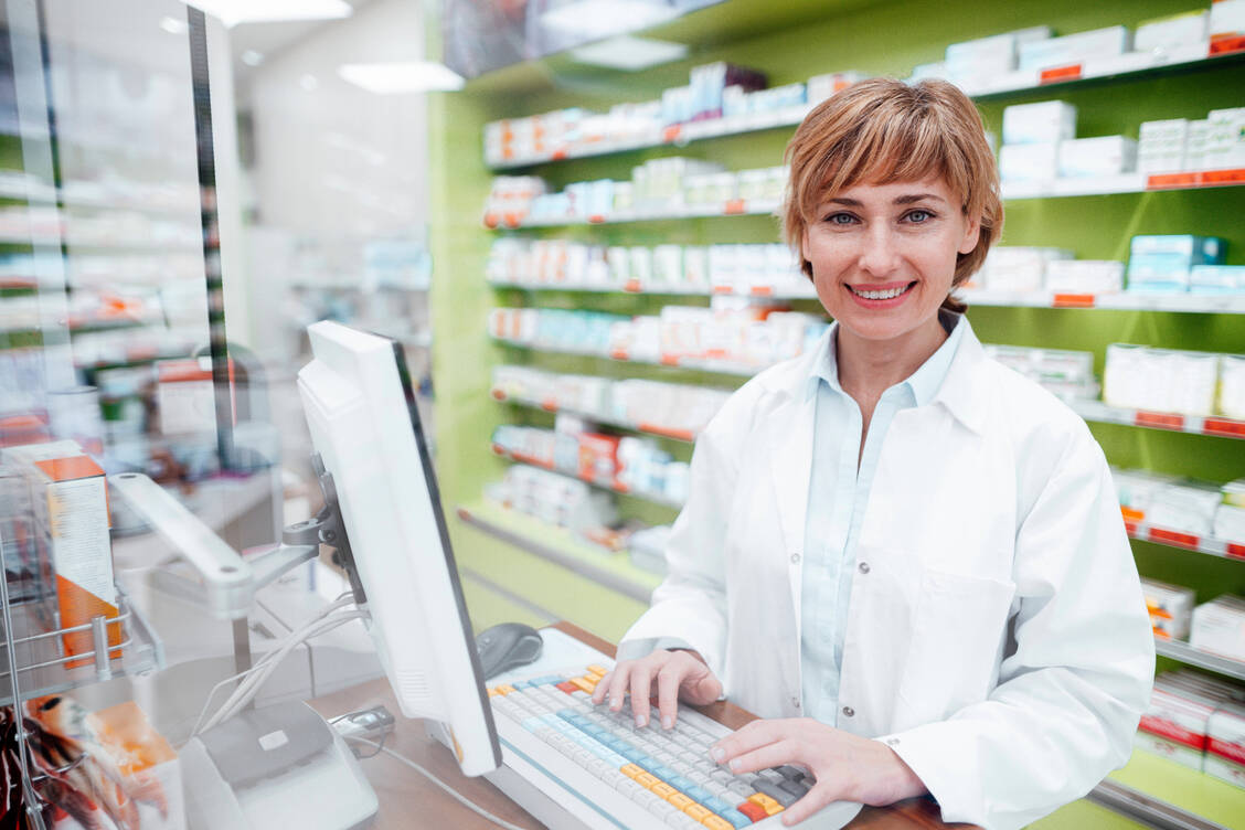 Das pharmazeutische Personal muss auf die Herausforderungen des Klimawandels vorbereitet werden, erklärte die Initiative Pharmacists for Future. / © imago images/Westend61