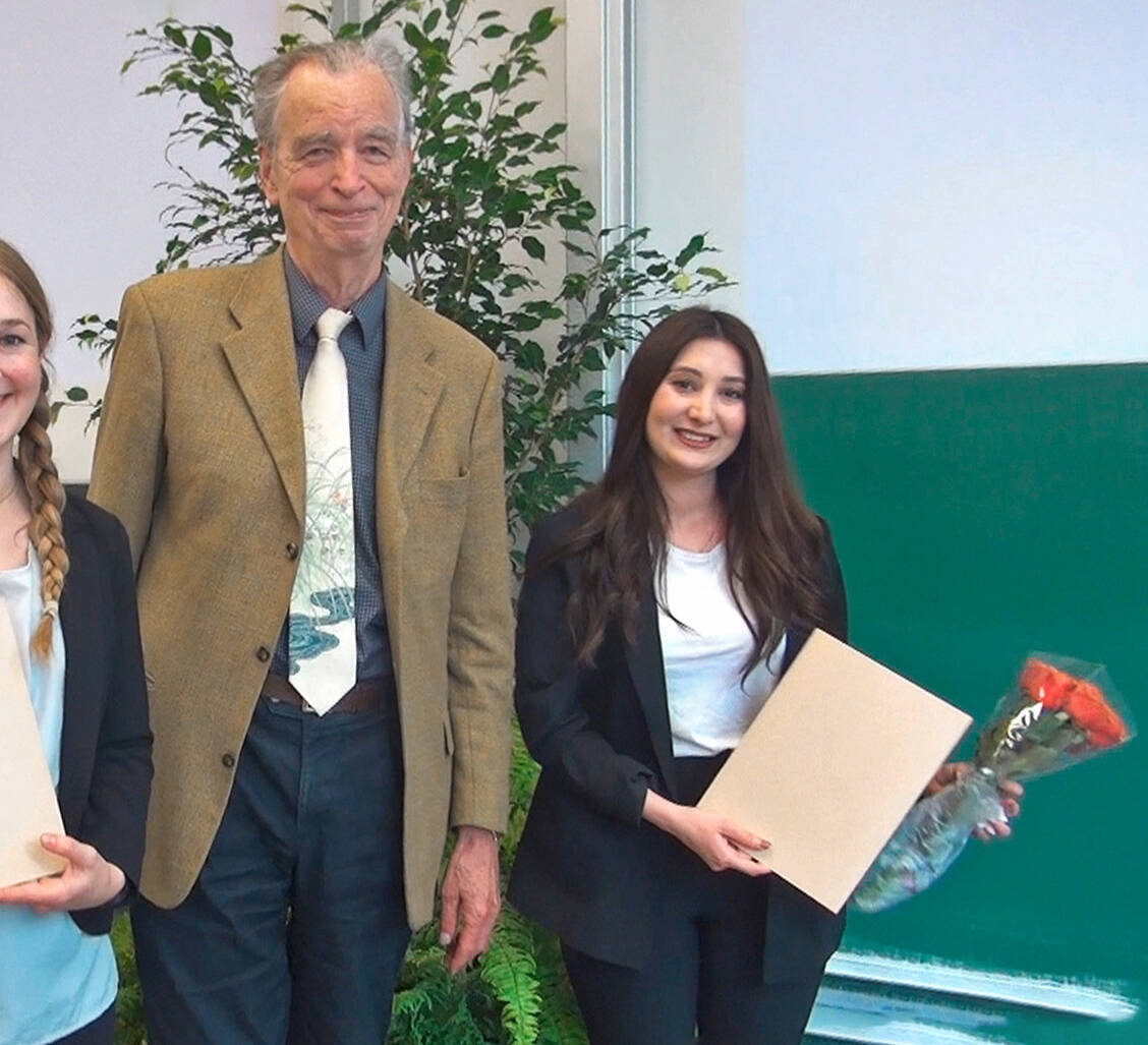 Paula Hegener, Professor Dr. Eugen Verspohl und Ronida Al Khaled (von links) / Foto: Verspohl-Stiftung