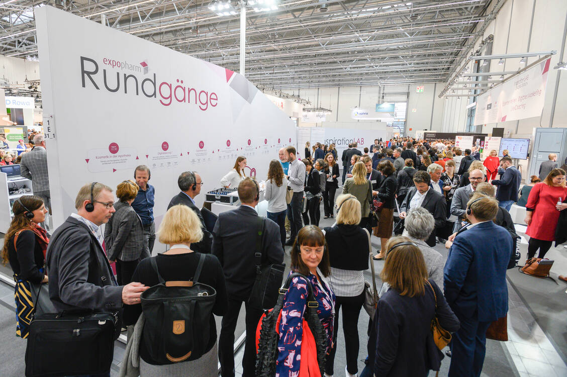 Ob geführter Messe-Rundgang, pharmazeutische Fachvorträge bei der Pharmaworld oder neue Ideen für das Apothekenmanagement beim InspirationLab: Die Expopharm 2019 war an allen vier Tagen hervorragend besucht. / Foto: Expopharm