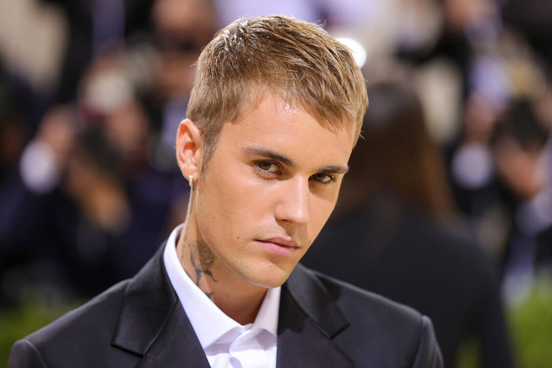 Bei dem Sänger Justin Bieber wurde das Ramsay-Hunt-Syndrom diagnostiziert, ein sogenannter Herpes zoster oticus mit Gesichtslähmung. / Foto: Getty Images/Theo Wargo